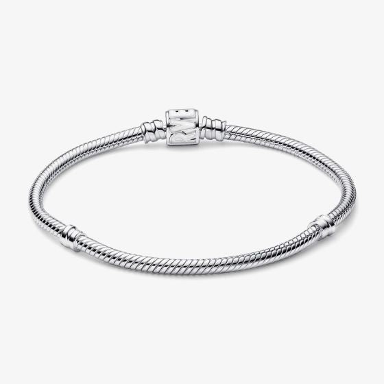 Moments Marvel Logo Clasp Bracelet S925 Sterling Silver Hallmarked