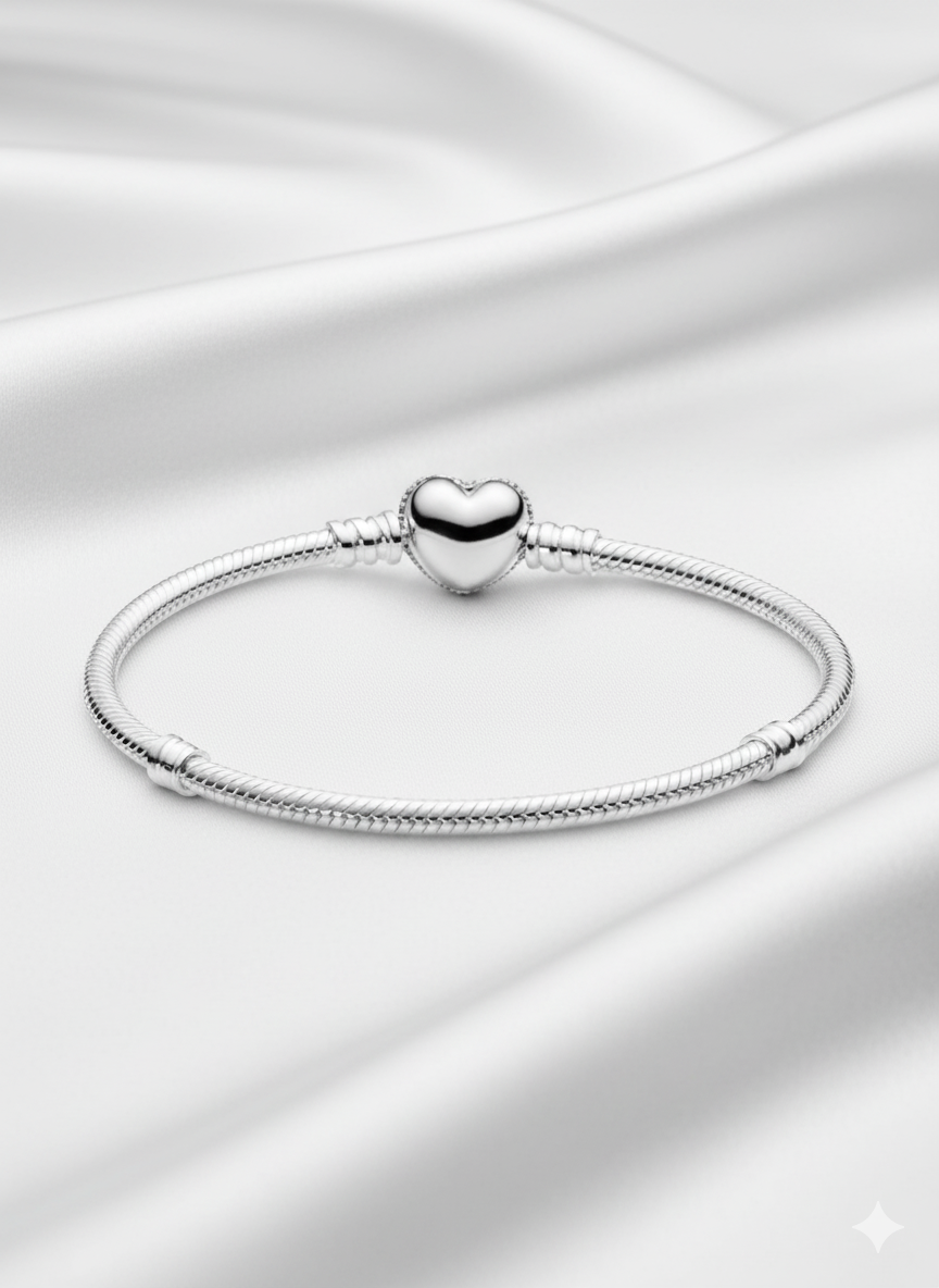 Sparkling Heart & Snake Chain Charm Bracelet